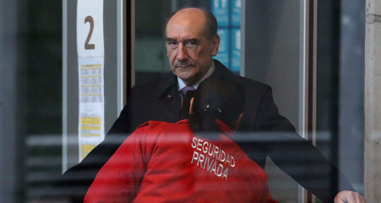 General (r) Fuente-Alba asegura que demostrará en Tribunales que millonario patrimonio “es legítimo”