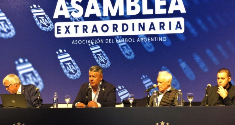 AFA decidió eliminar un descenso y mantener 28 equipos en la Primera División de Argentina.