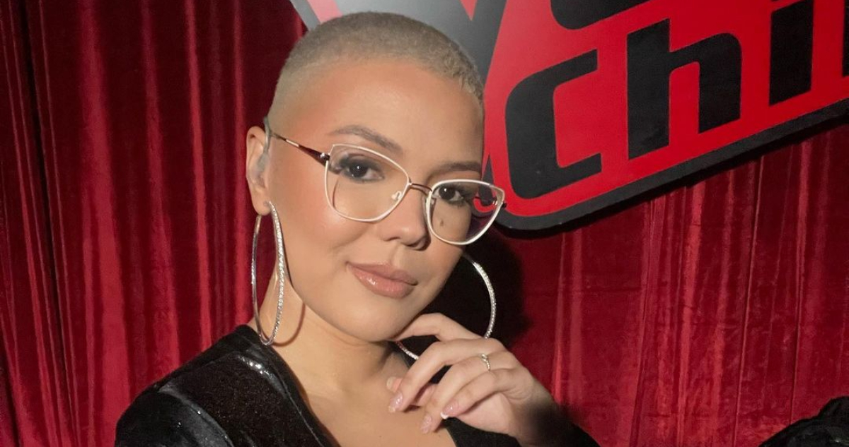 La cantante Hadonais Nieves en el set de The Voice.