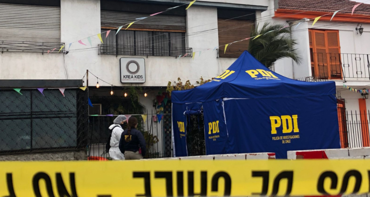 Hombre muere desangrado tras intentar saltar reja de guardería en Santiago