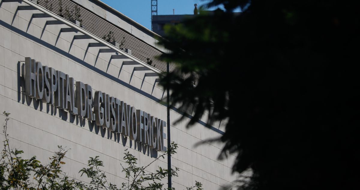 Niño de un año fue trasladado grave por meningitis desde hospital de Viña del Mar a Clínica Reñaca