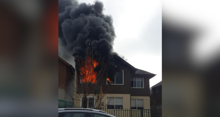 Incendio afecta a vivienda en Avenida Torreones de Concepción