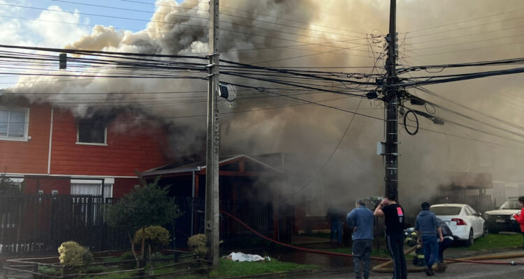 incendio-vivienda-valdivia-1-750x400.jpg