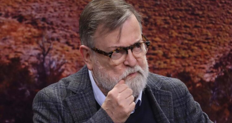 Frankfurt, denuncia por identidad falsa y otros problemas que complican al Ministerio de las Culturas