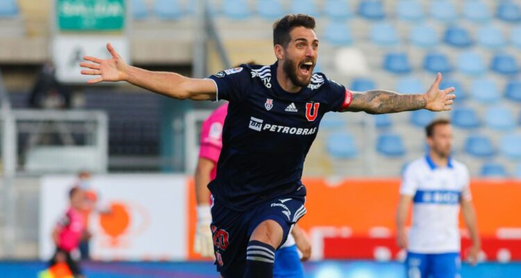 Joaquín Larrivey vuelve al fútbol chileno: Magallanes oficializó el fichaje del ex goleador azul