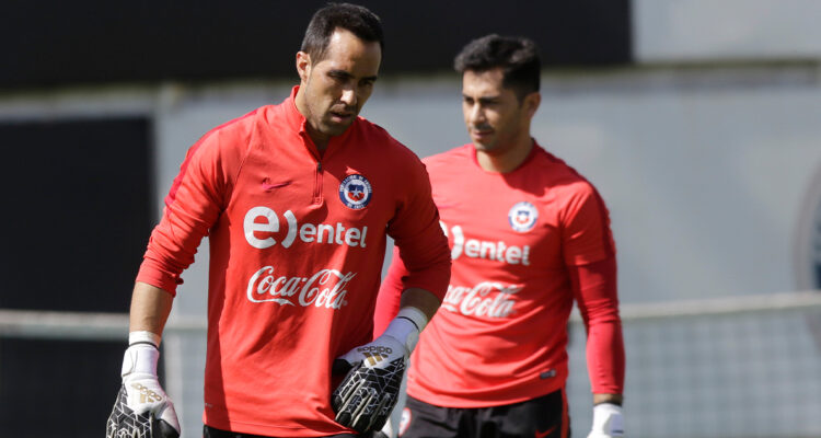 Johnny Herrera Claudio Bravo