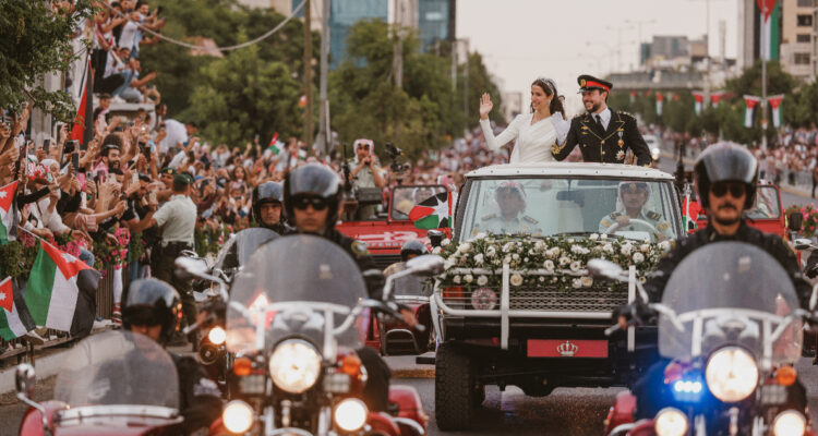 Euforia en Jordania por la boda del príncipe heredero Hussein y la arquitecta Rajwa al Saif