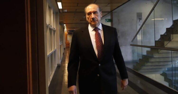 Excomandante del Ejército Fuente-Alba insiste en inocencia en inicio de juicio por lavado de activos