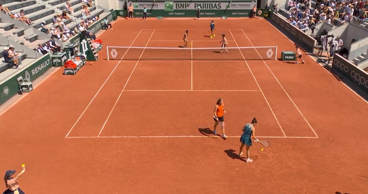 Roland Garros descalificó al binomio Kato-Sutjiadi por un pelotazo a una alcanzapelotas.