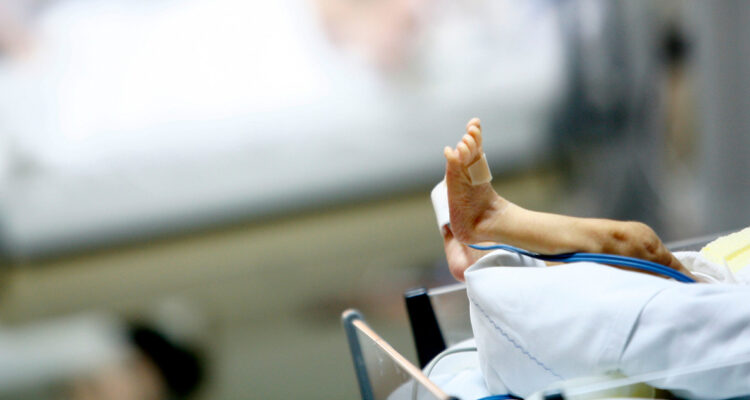 Antecedentes revalarían que hubo tiempo para trasladar a lactantes que fallecieron por sincicial