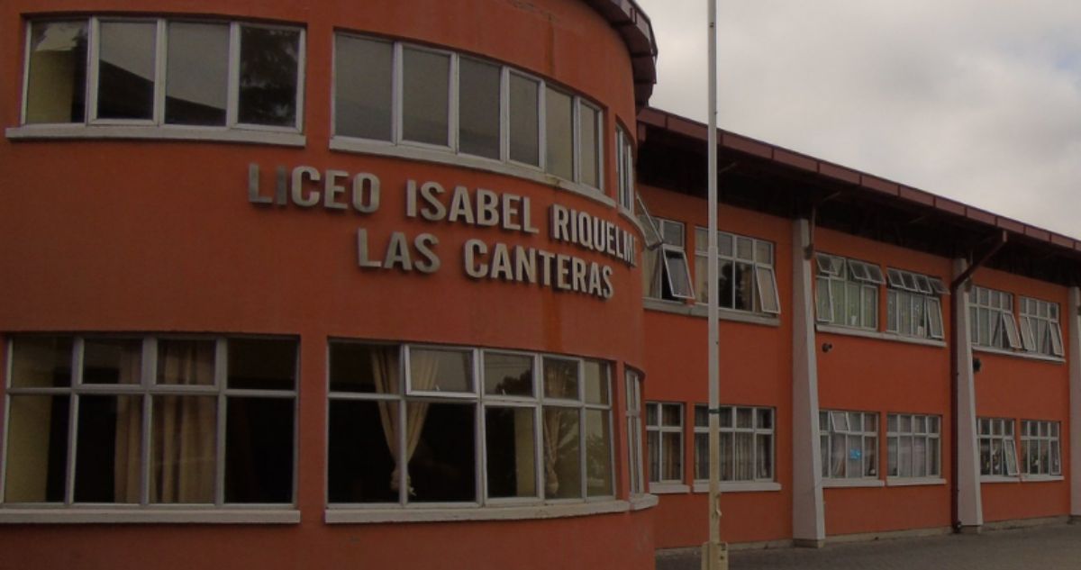 Liceo de Quilleco sufre millonario robo: sustrajeron computadores y rompieron puertas y ventanales.