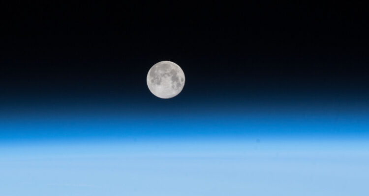 ¿Podría haber vida en la Luna?