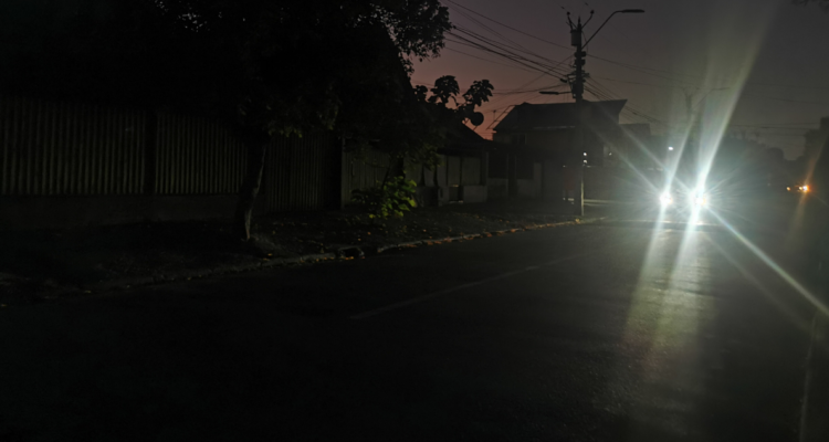 Más de 14 mil clientes están sin energía por corte de luz que afecta a 8 comunas de la región de Ñuble