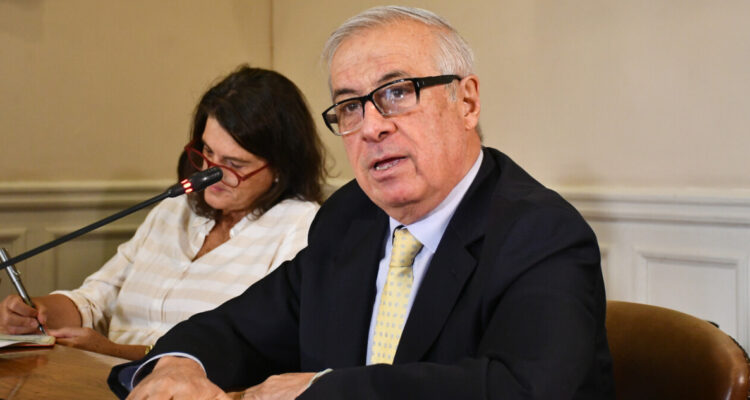 Mañalich: Si las cosas se siguen manejando así, fallecerán 120 niños por virus sincicial