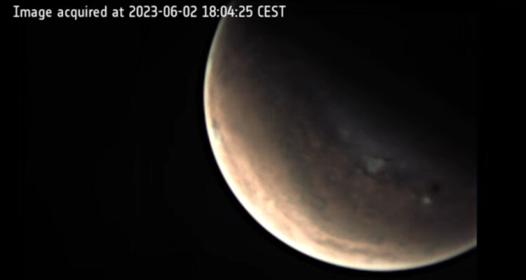 Una captura de la transmisión en vivo desde la órbita de Marte.