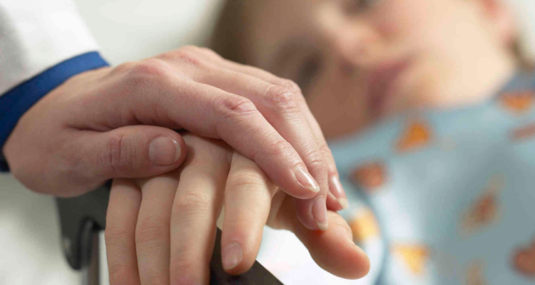 Ministra Jara presenta indicaciones a Ley Sanna: ¿Qué es y cuáles son las enfermedades cubiertas?