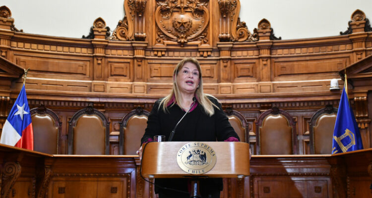 Ministra Angela Vivanco en la Corte Suprema