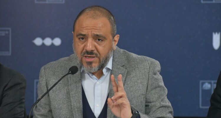 Ministro Ávila asegura que Gobierno no quiere eliminar el Simce, pero sí “la generación del ránking”