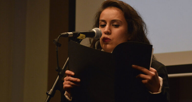 mujer canto a lo poeta