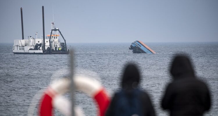 Al menos 79 migrantes mueren tras naufragio en Grecia