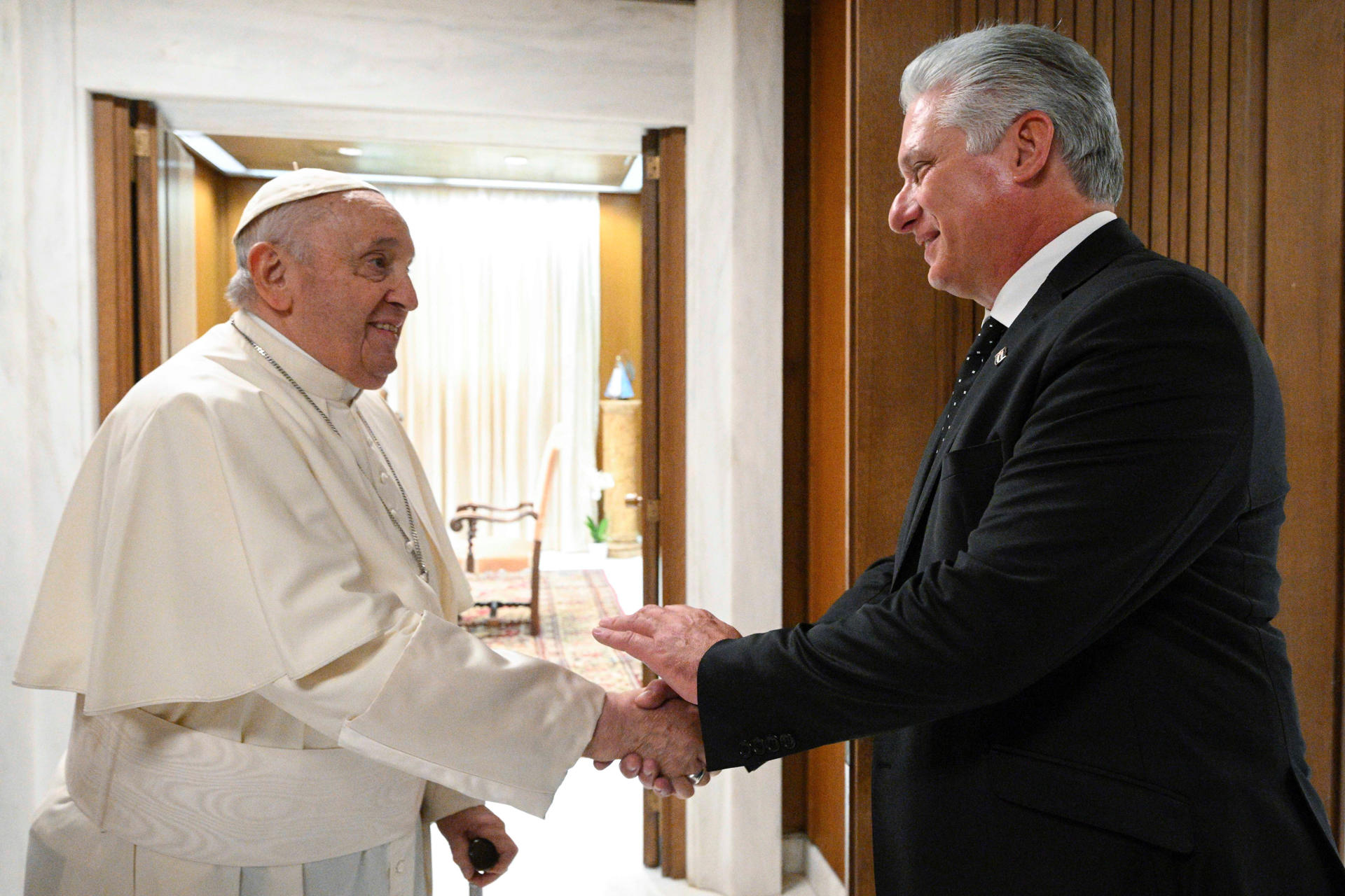 El papa Francisco y Miguel Diaz-Canel