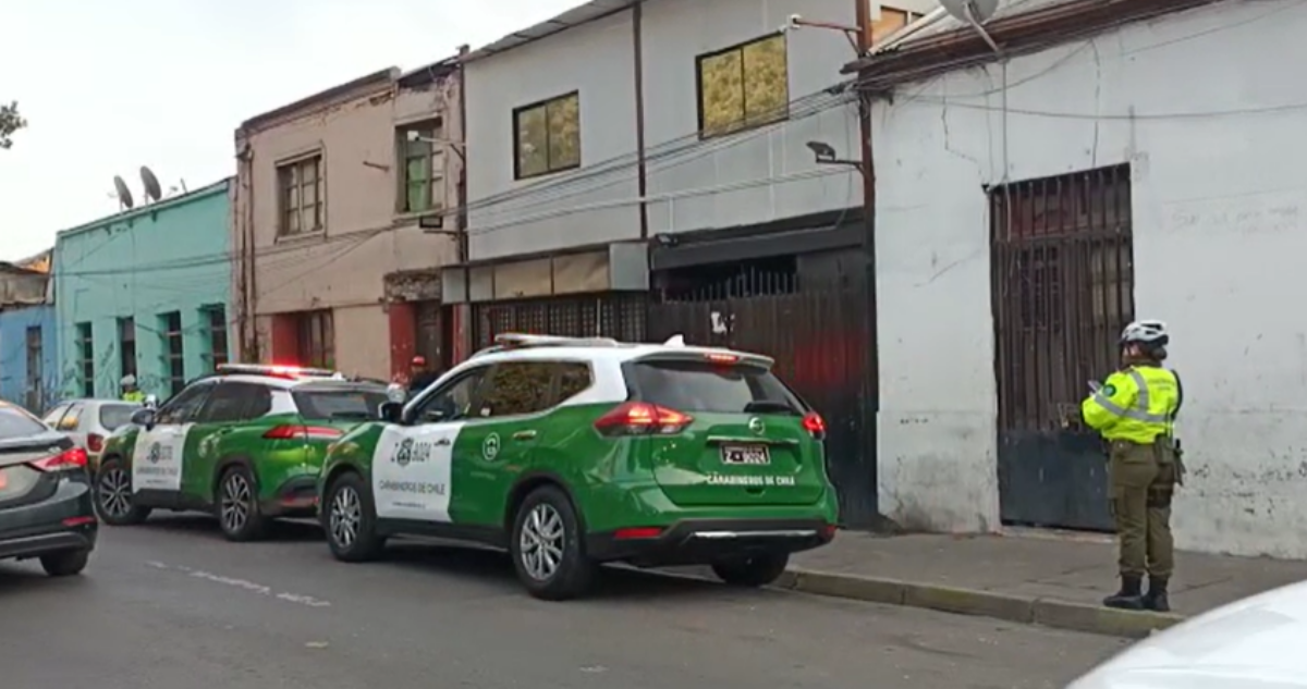Carabineros detiene a hombre que se parapetó en Recoleta