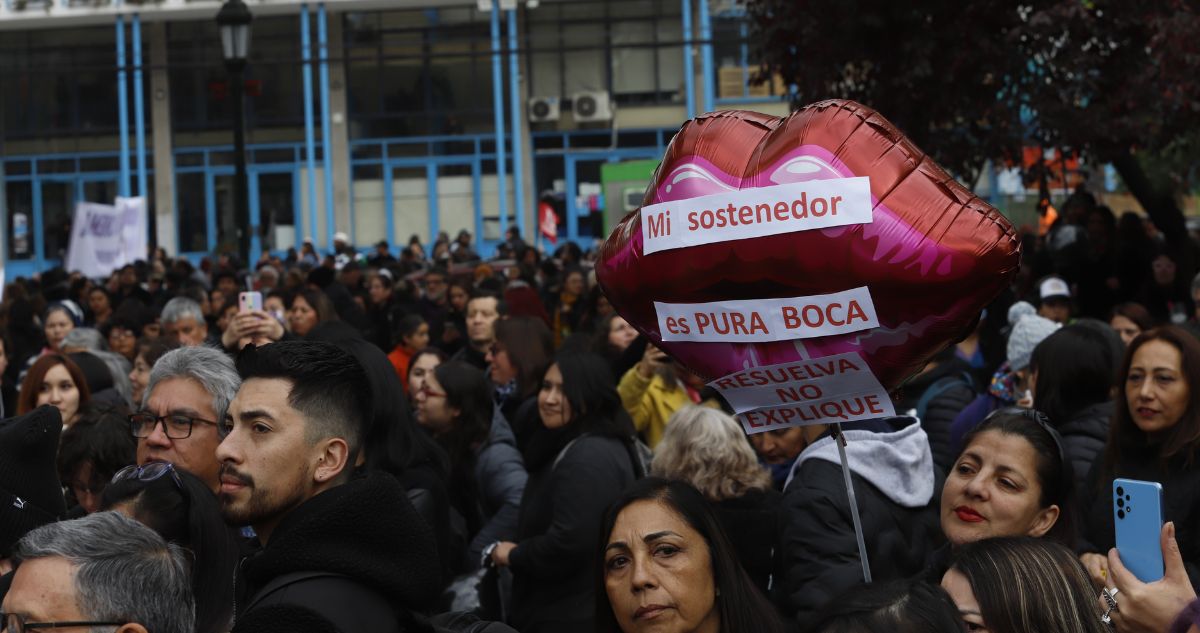 “Han esperado mucho” y “demasiadas vacaciones”: las reacciones parlamentarias al paro de profesores