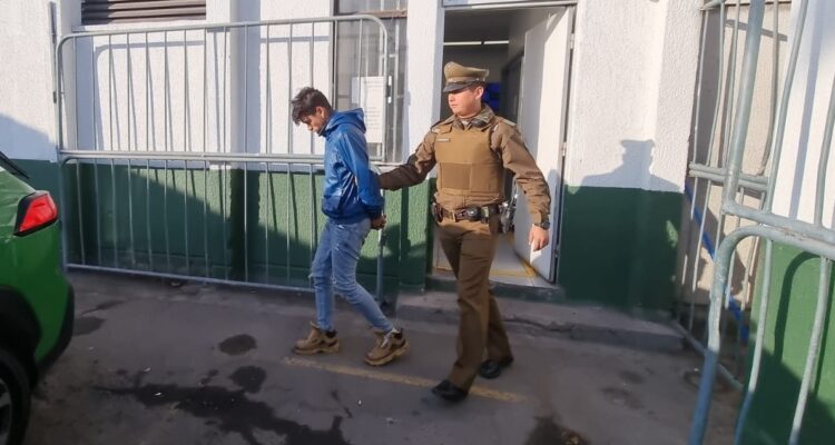 Hombre es secuestrado en el Parque Almagro y luego sujetos robaron en su departamento: dos detenidos