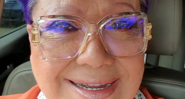 La cantante Patricia Maldonado sonríe a la cámara. La artista habló de cambiarse de casa.