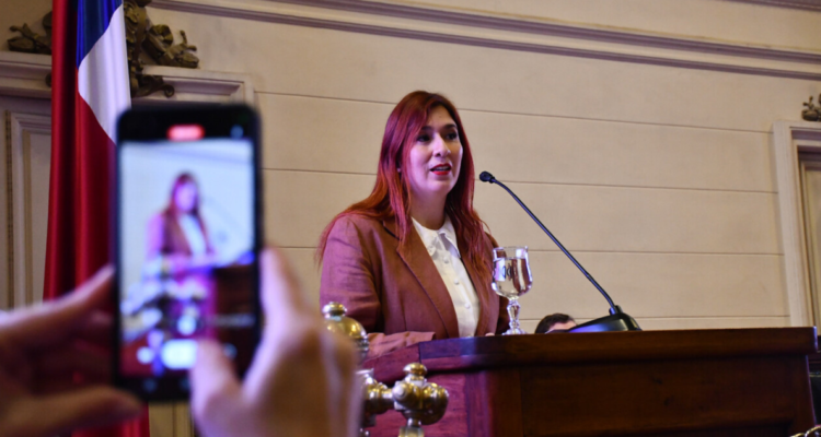 Pérez (RD) oficia a Contraloría para despejar dudas por convenio entre Minvu y fundación de su pareja