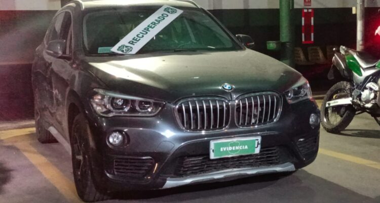 Dos detenidos por auto robado en Ñuñoa: persecución partió en Ñuñoa y terminó en Peñalolén