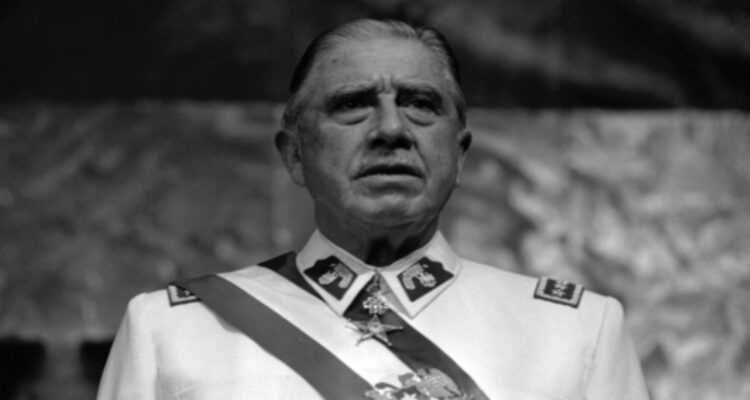 Encuesta Cadem: mayoría de los chilenos denomina como dictadura al periodo de Pinochet en el poder