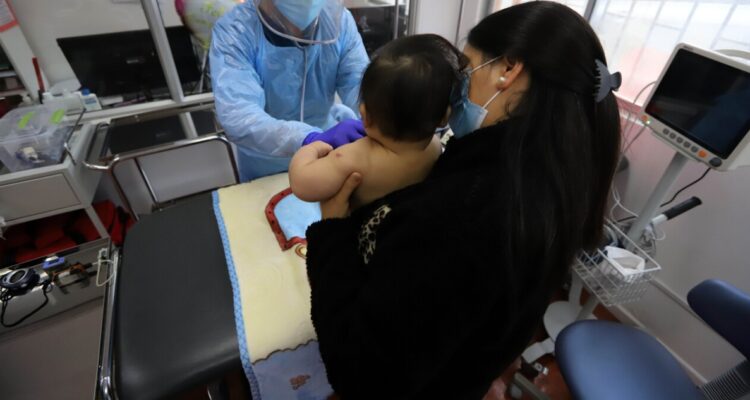 Diputados PPD-Indpendientes piden al Gobierno extender postnatal ante crisis de virus respiratorios