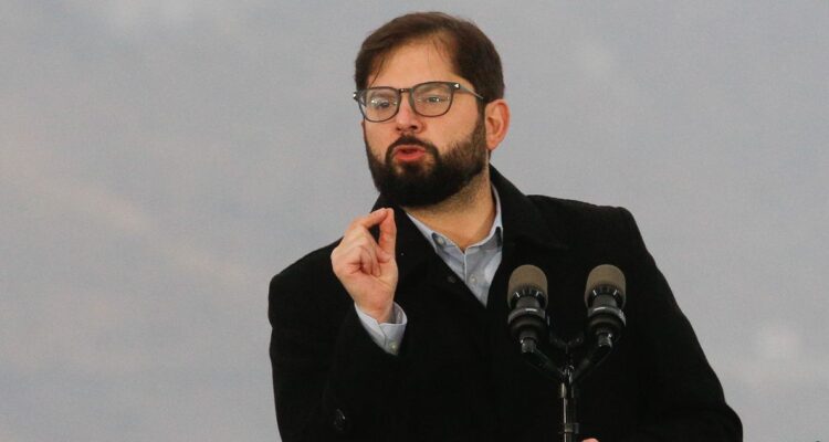 Presidente Boric por críticas tras viaje a la Antártica: “Basta de buscar provecho político”