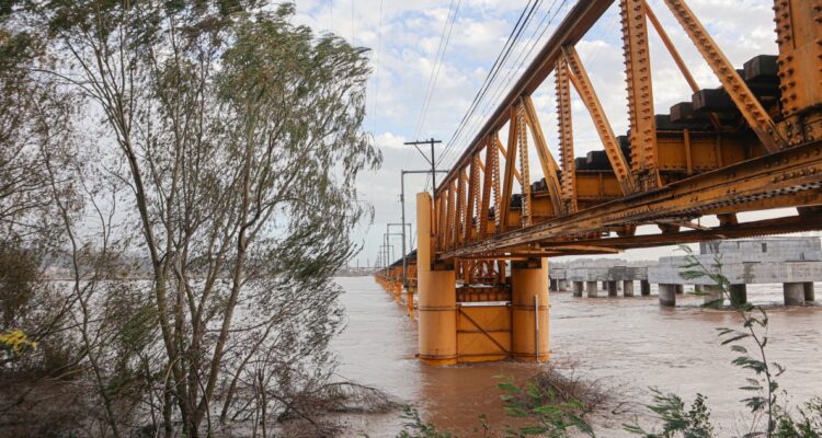 Suspenden servicio de Biotrén sobre puente Ferroviario