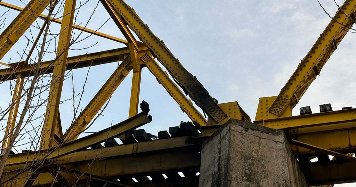 Alcalde de Ránquil confirma presencia de elemento explosivo en puente ferroviario Itata de Ñuble