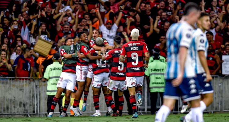 Con notable asistencia de Pulgar: Flamengo venció a Racing y acaricia los octavos de la Libertadores