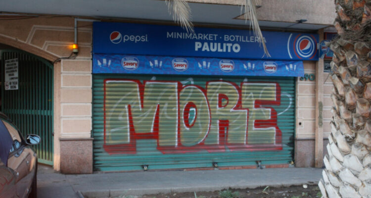 Dueño de local de Santiago sigue siendo extorsionado tras asesinato en robo: Orrego presentó querella