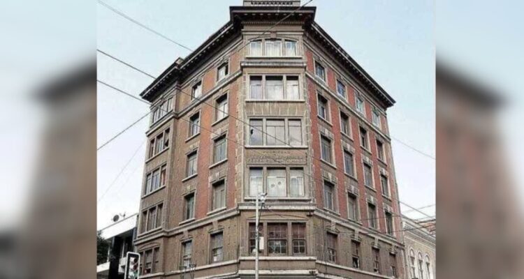 Querella por robo e intento de toma de sede