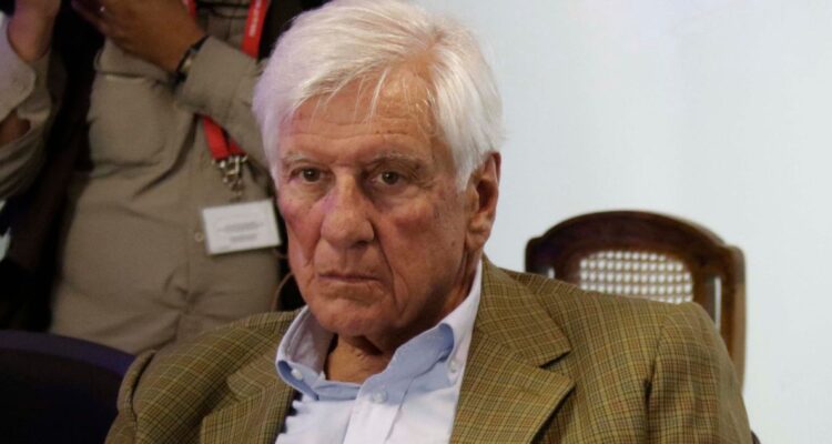 Fiscalía suma delito de lavados de activos a investigación contra exalcalde de Vitacura Raúl Torrealba