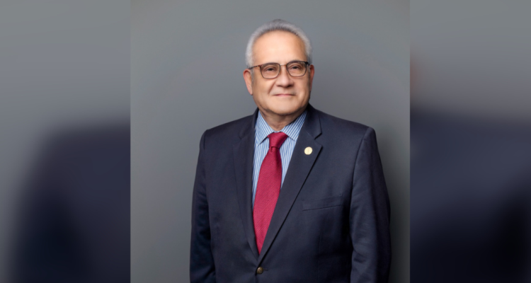 Economista Hugo Lavados asume nuevamente como rector de la Universidad San Sebastián