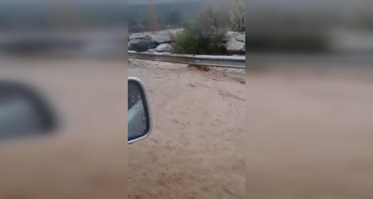 Sube caudal del río Maipo y desborda en el sector del Toyo