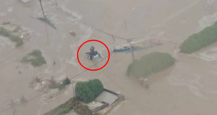 Se desbordó río Maipo en Talagante: carabineros y civiles debieron subirse al techo de carro policial