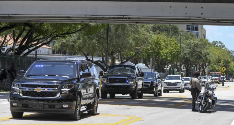 Trump llegando a la corte en Miami |