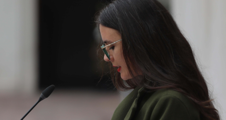 Vallejo reconoce error al hablar del “legado” del Presidente: “Es un logro del país, entre todos”.