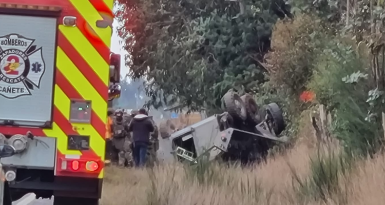 Siete carabineros lesionados deja volcamiento de vehículo blindado en Arauco: se les cruzaron animales