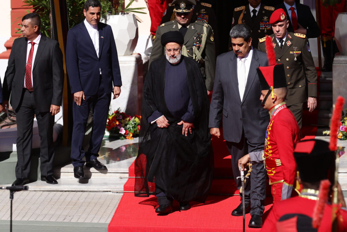 Nicolás Maduro recibe hoy al presidente de Irán, Ebrahim Raisí, en el palacio presidencial de Miraflores