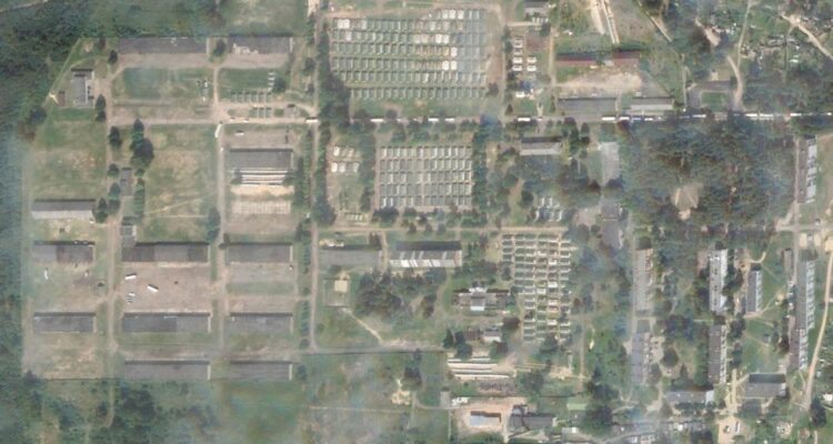 Imagen de satélite del campo de Ossipovitschi, en Bielorrusia, donde podrían estar alojados 3.500 mercenarios del Grupo Wagner.