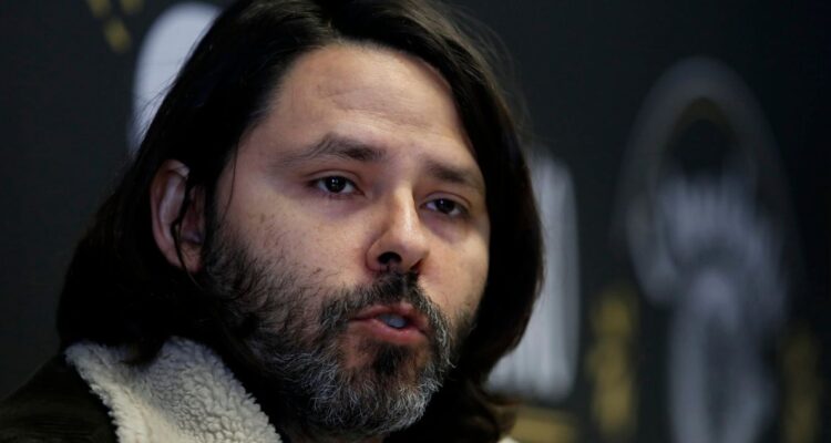 Alberto Mayol acusó una persecución en su contra