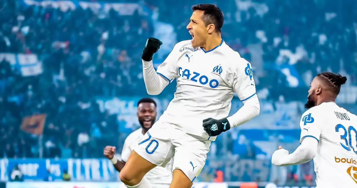 En Francia apuntan que Alexis Sánchez está a un paso de renovar con Marsella.